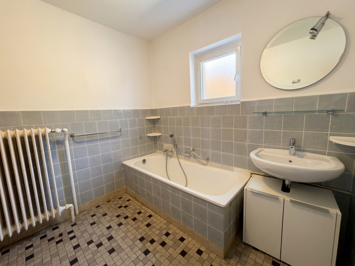 Badezimmer mit Badewanne Badezimmer mit Badewanne - Objekt 9834