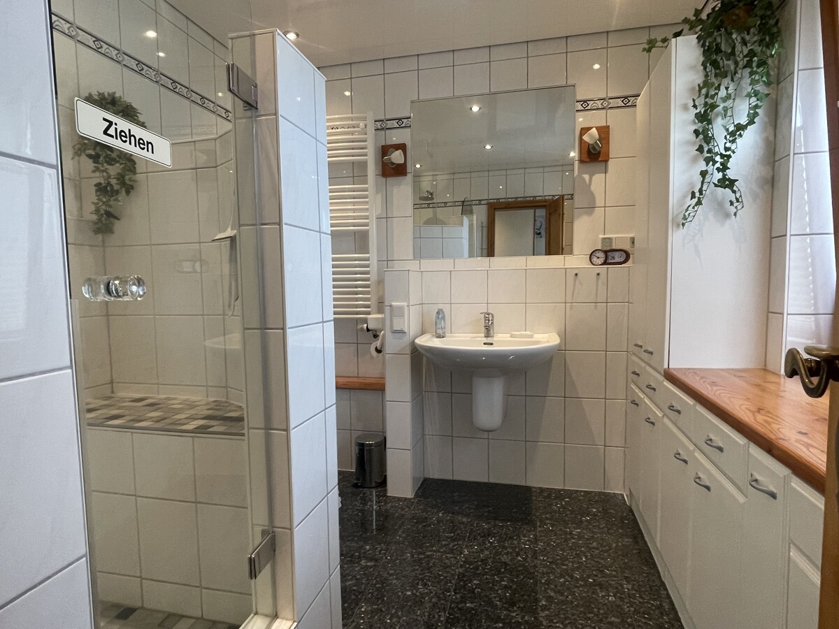 Duschbad Dachgeschoss Duschbad Dachgeschoss - Objekt 9851