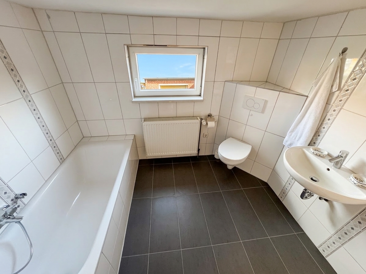 Badezimmer mit Badewanne für Ihre Entspannung Badezimmer mit Badewanne für Ihre Entspannung - Objekt 9860