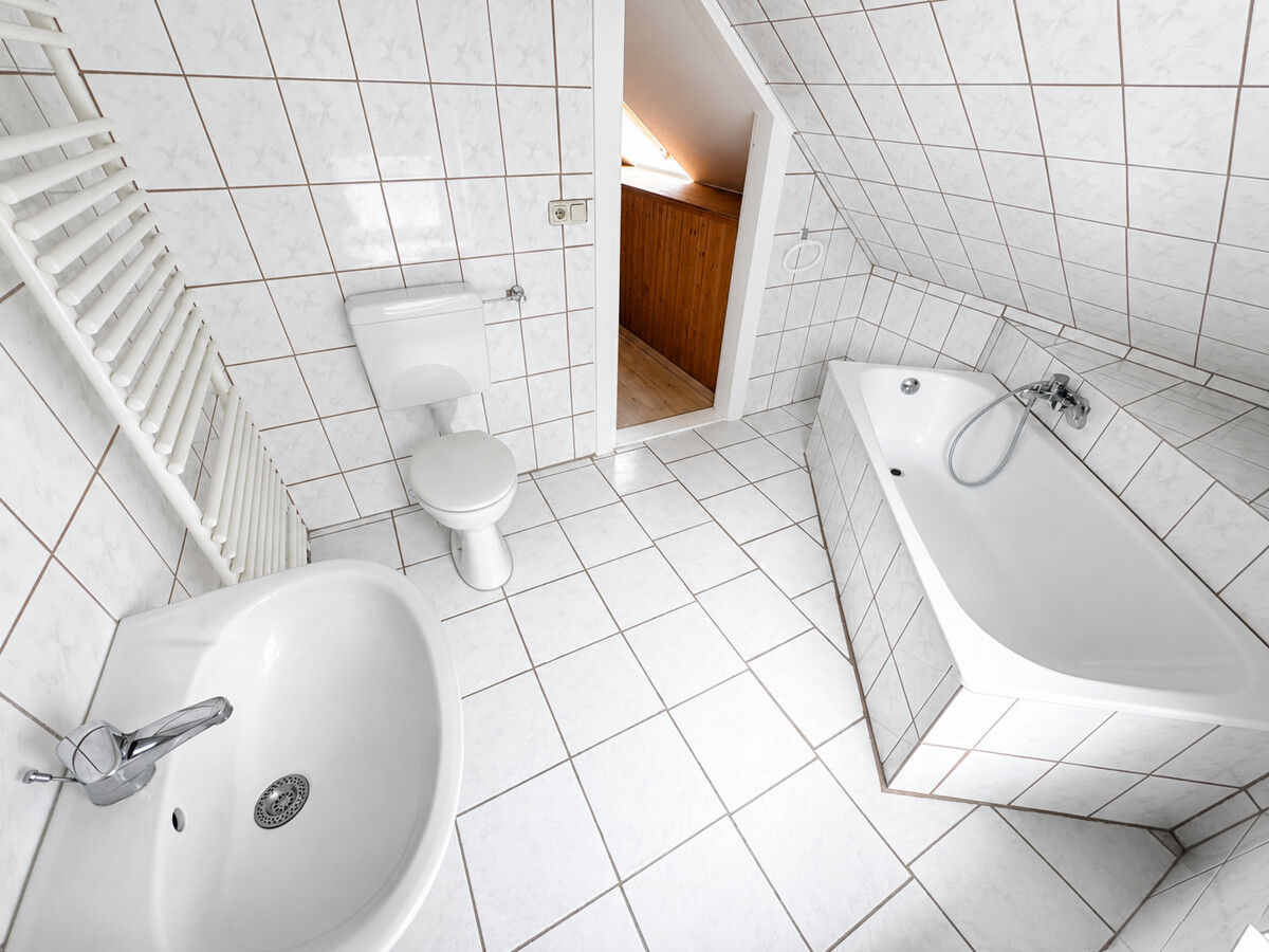 Helles, Badezimmer im Dachgeschoss(1) Helles, Badezimmer im Dachgeschoss(1) - Objekt 9803