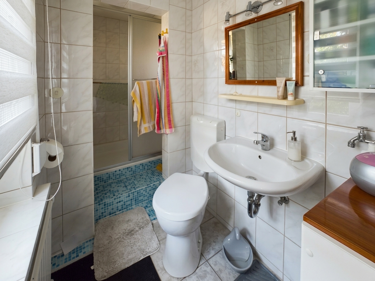 Badezimmer mit Dusche Badezimmer mit Dusche - Objekt 9833