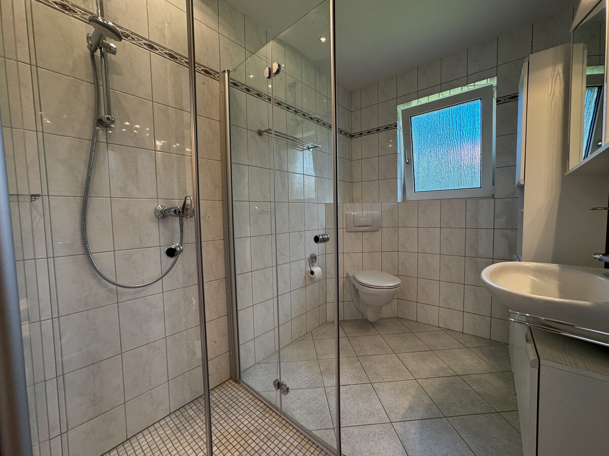 Bad mit Dusche - Objekt 9854
